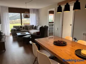 Fantástico apartamento con vistas en Esterri - Image 3