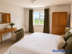 Renard Lodge - Image 5