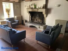 Spacieuse maison avec piscine partagée à Razès - Image 4