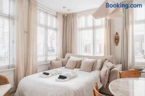 Cozy Traditional Dutch City Apartment close to Amsterdam & Tulips - Image 2