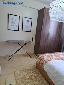 Zuri Cosy Apartment - Image 5