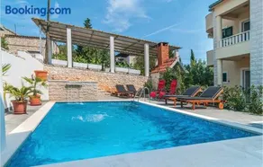 Three-Bedroom Holiday Home In Sutivan - Image 5