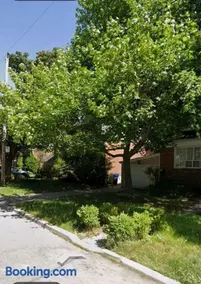 Family Entire Affordable 3BR Sleep 7 Walk t Subway - Image 2