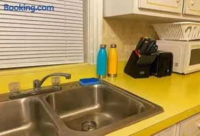 Sleeps 16 Ideal For Groups 12 Beds Pittsburgh - Image 3