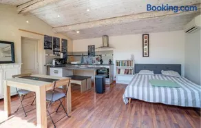 Amazing Apartment In Avignon With Wifi - Image 2