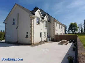 Molly's Self Catering Accommodation - Image 2