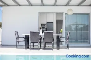 VillaPhysis with Private Pool - Image 3