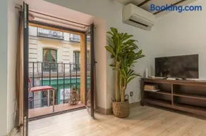 Bright and Cozy - 2 Bedrooms 1.5 Baths - La Latina - Image 2