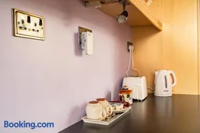 Private Room near Rock of Cashel and Workspace - Image 5