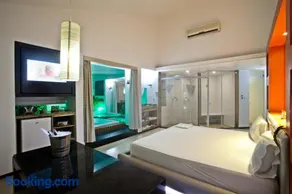 Motel Platinum - Image 4