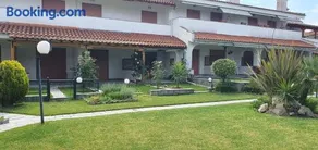 Sunny Hemera Veta's House - Image 1