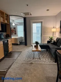 Chic City Apartment with parking Canal View RoofDeck - Image 2