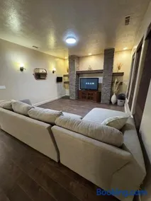 The 1651 Retreat - Image 2