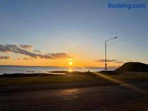 Seaview Retreat - Image 2