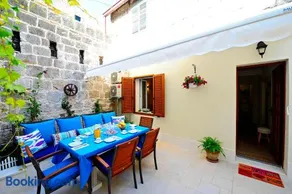 Luxury Apartment Dvor - Image 2