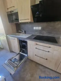 Superbe appartement T2 dans résidence neuve avec vue exceptionelle sur les montagnes, avec parking privatif.situé à proximité immédiate du centre ville de chorges. - Image 3