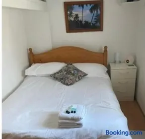 Cozy, modern, 1-bed apartment, free parking, 25 min Heathrow - Image 3