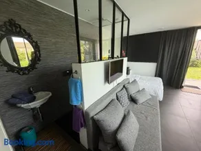Poolhouse - Image 3