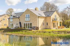 Fletland Mill and Holiday Hamlet - 18th century watermill, in stunning location near Stamford - Image 2
