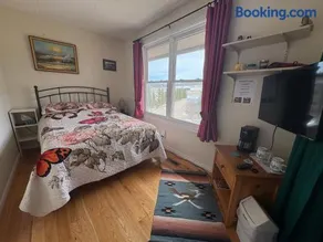 Tudor House Bed and Breakfast - Image 3