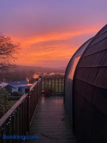 Beautiful bolt hole for 2 with breathtaking views - Image 2