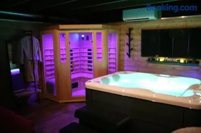 Le Chalet des Amoureux - SPA Sauna privatifs - Détente romantique - Image 2