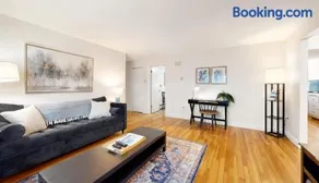 Beautiful, Homey 1BR Close to Longwood Medical - Image 3