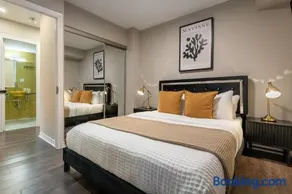 3BR West Queen West Suite Private Patio - Image 2