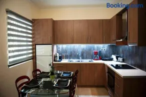 Serenita Apartments - Image 2
