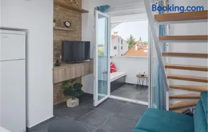 Two-Bedroom Apartment In Cervar Porat - Image 5