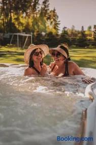 Dom to za mało! Całoroczny dom z prywatnym jacuzzi - Image 1