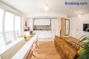 Paris & DisneyLand - 2min From Train Station - Private Indoor Parking - Image 4