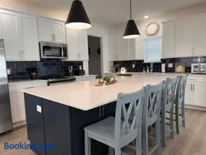 Sea La Vie - Large Family Friendly 4BR 10 Bed Pool and Bay Access - Image 2
