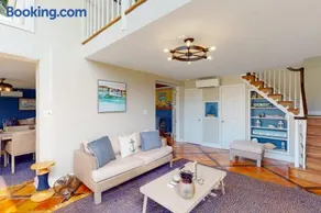 Dog-friendly riverfront home with dock, 2 balconies, waterside patio, & grill - Image 5