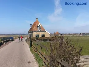 Holiday Home in Texel near Sandy Beaches - Image 2