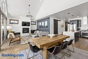 Suncadia Resort Luxury Home Next to Nelson Farm - Image 3