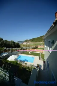 Aselinos Suites - Image 2