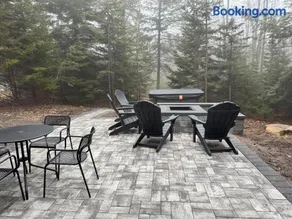 The Hangout Haven - Theater, Hot tub, Pickleball, Ping pong, Firepit - Image 1