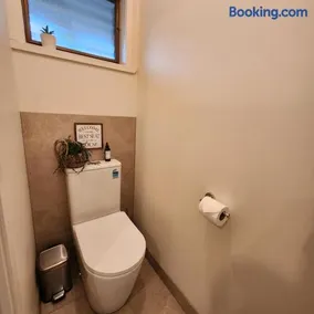LBarza 1BR Relaxing Vibes in CBD - Image 2