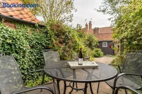 Petts Cottage - Image 5