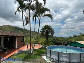 Casa Campestre Buga Parcelación Paraiso de Sonsito - Image 2