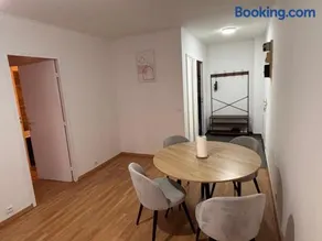 Appartement élégant à proximité du centre et des commerces - Image 2