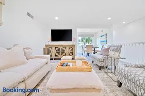 Balboa Island Diamond Resort Compound - Image 1