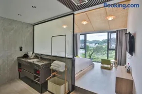 Heaven's Gate Home Stay -Free pick up service-Free laundry service-Panoramic view of Tianmen Mountain - Image 1