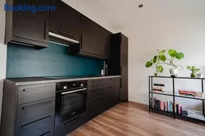 Old Town Apartment with FREE PARKING & AC - Image 2