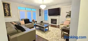 Luxury Living at Woodmore - Image 2