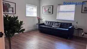 Modern 2 Bedroom Apartment near Crosby Beach & Liverpool - Image 1