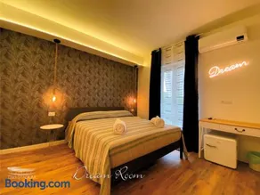 b&b Stadium room & suite - Image 2