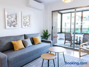 Flat beach terrace - Pool & Parking - Image 3