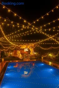 Aravali Farm Gurgaon, 3 Bedroom Villa with Lawn Barbeque Grill and Pool - Image 4